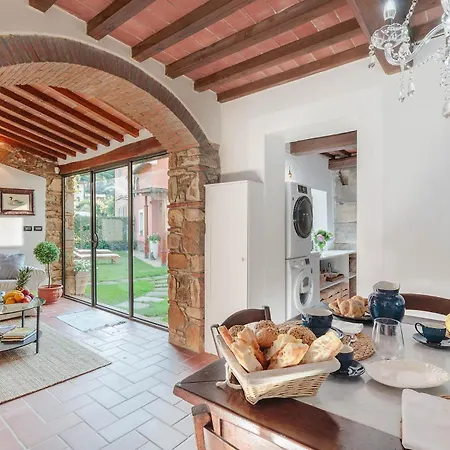 Villa Matilde, With Private Pool On The Lucca Hills Capannori
