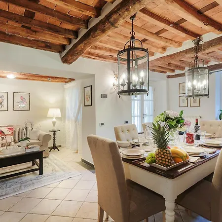 Villa Matilde, With Private Pool On The Lucca Hills Capannori