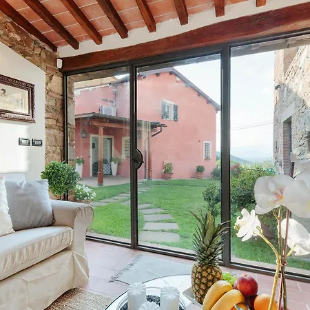 Villa Matilde, With Private Pool On The Lucca Hills